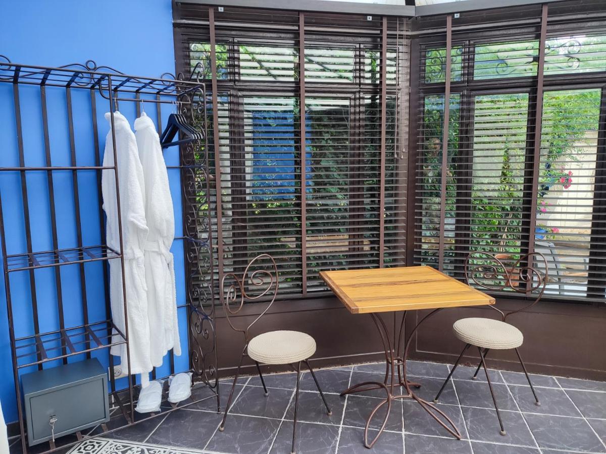 알레스 Les Jardins De La Fontaine B&B 외부 사진