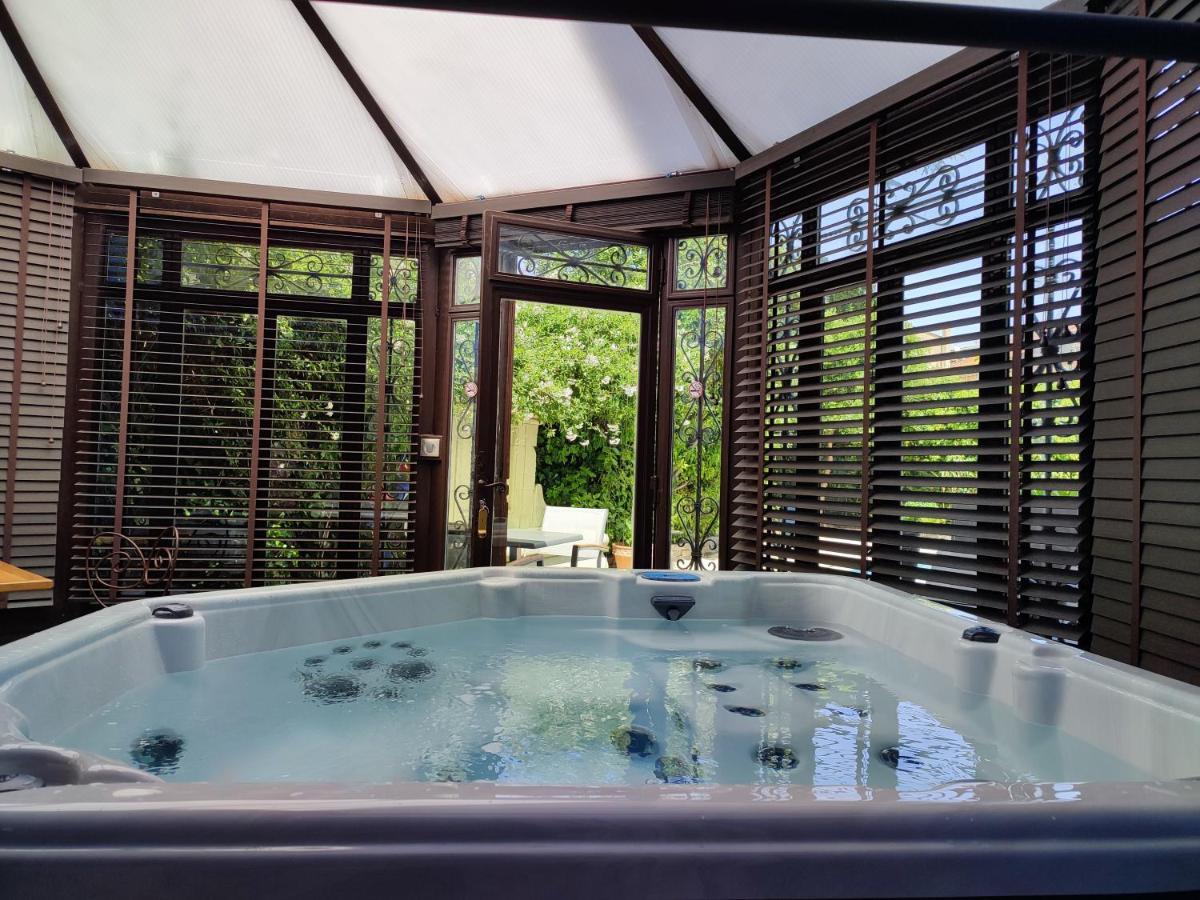 알레스 Les Jardins De La Fontaine B&B 외부 사진