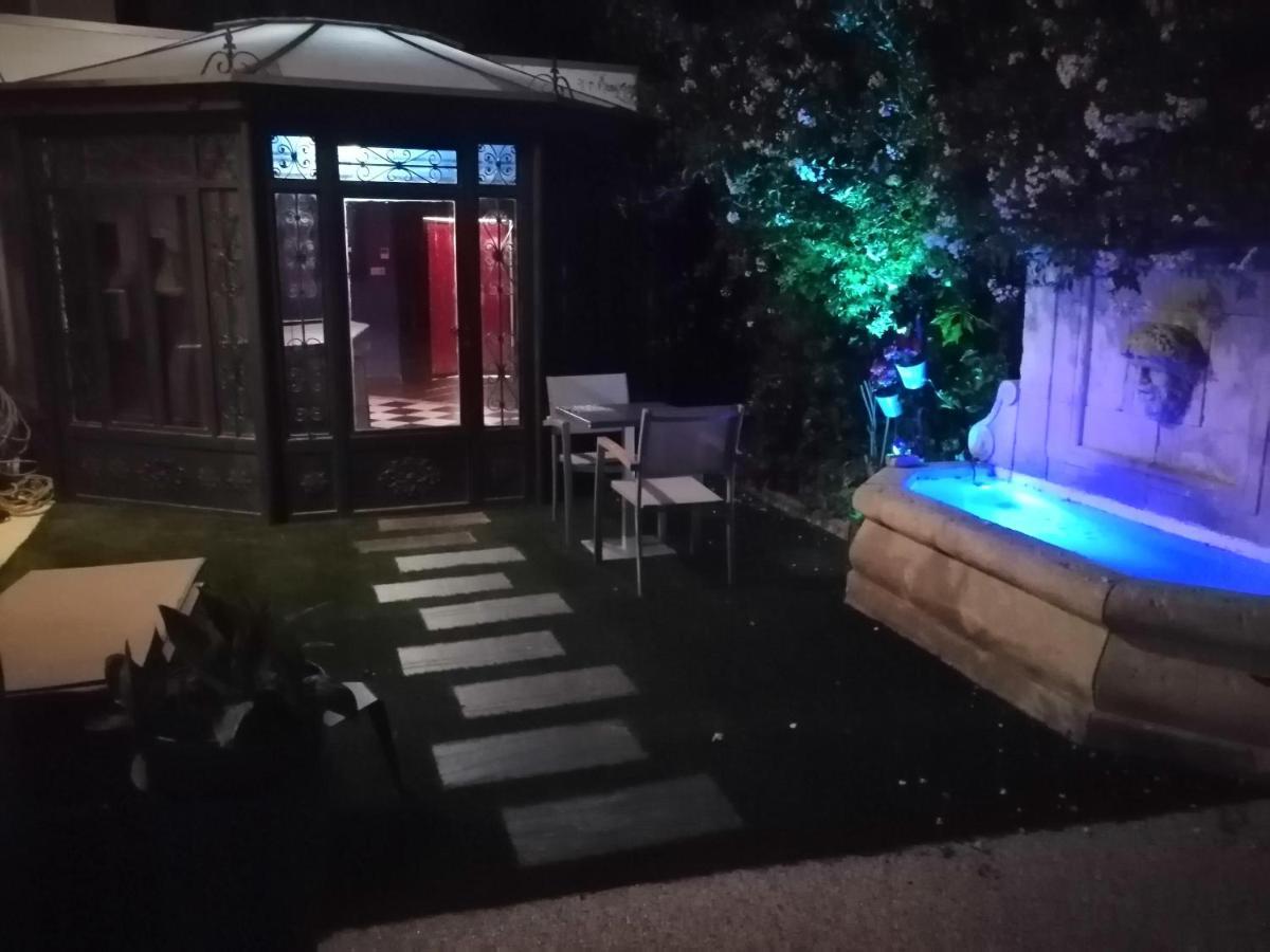 알레스 Les Jardins De La Fontaine B&B 외부 사진