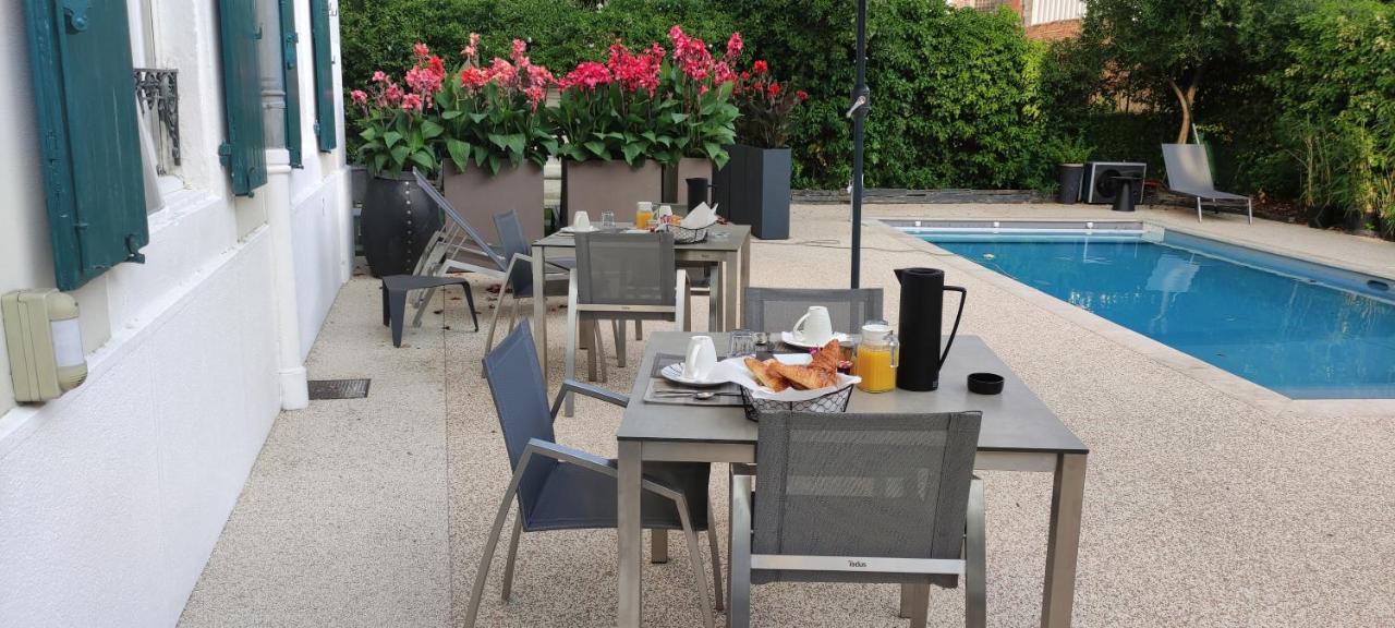 알레스 Les Jardins De La Fontaine B&B 외부 사진