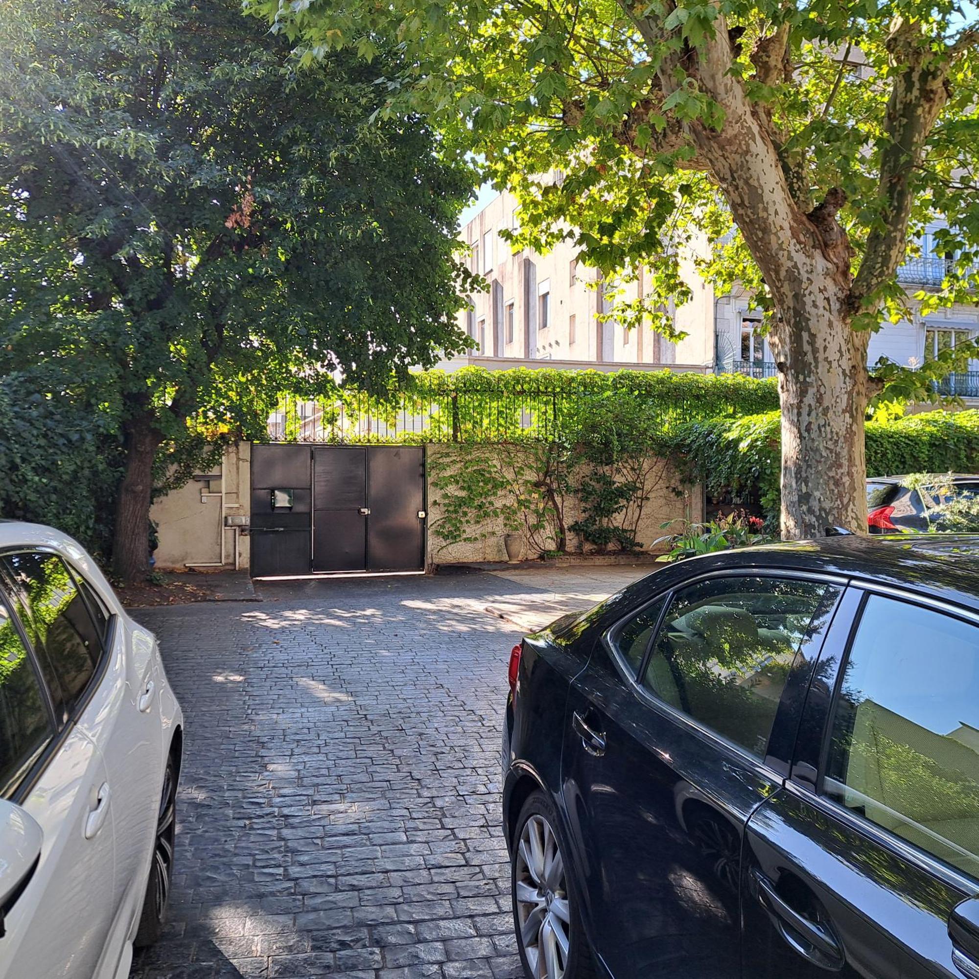알레스 Les Jardins De La Fontaine B&B 외부 사진